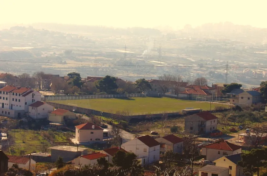Stadion Glavica, home of Sloga Mravince