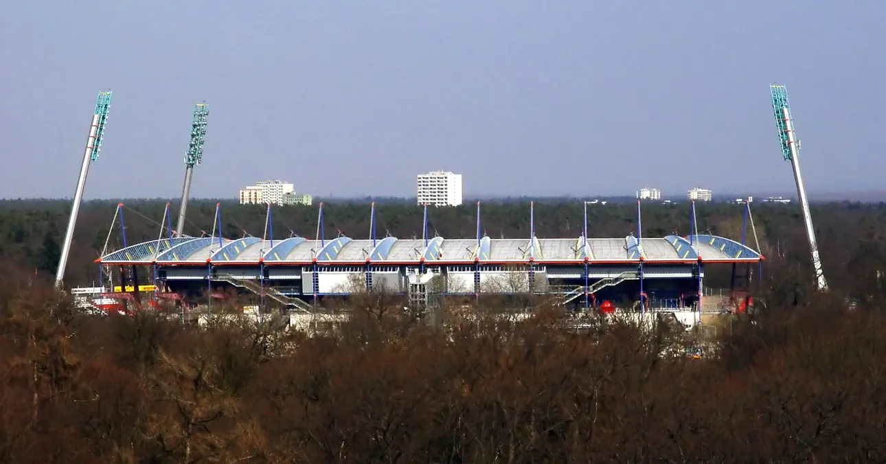 Arthur-Beier-Stadion im Wildparkareal