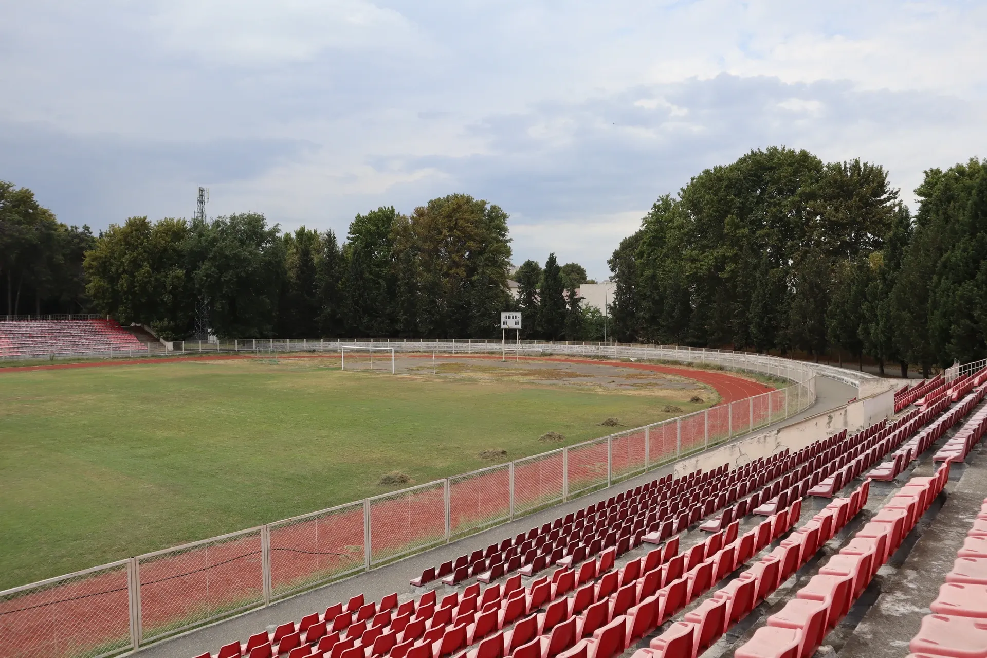 Yaşar Məmmədzadə adına şəhər stadionu