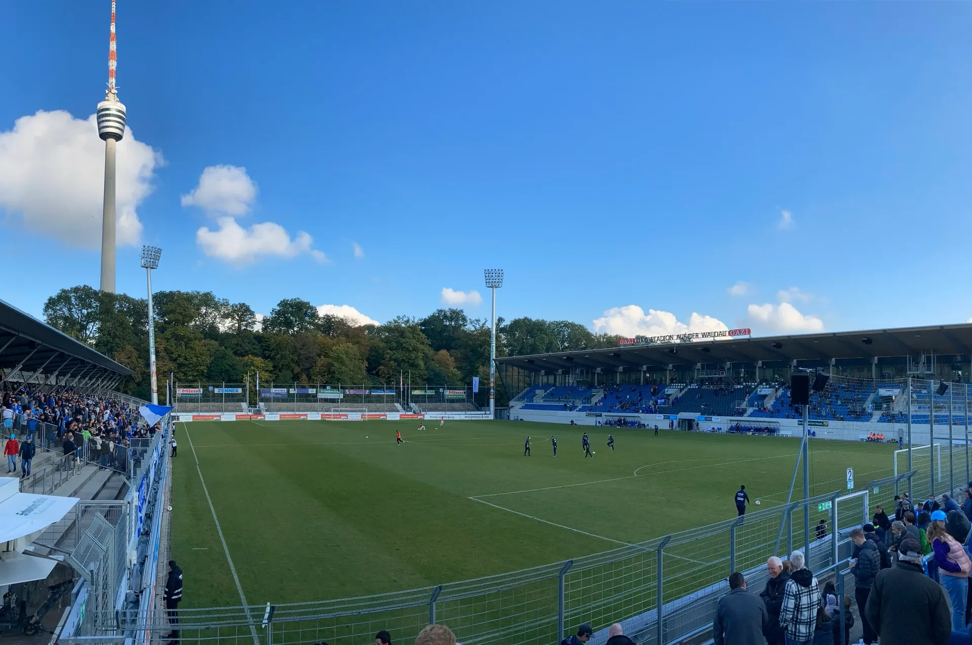 GAZİ-Stadion auf der Waldau