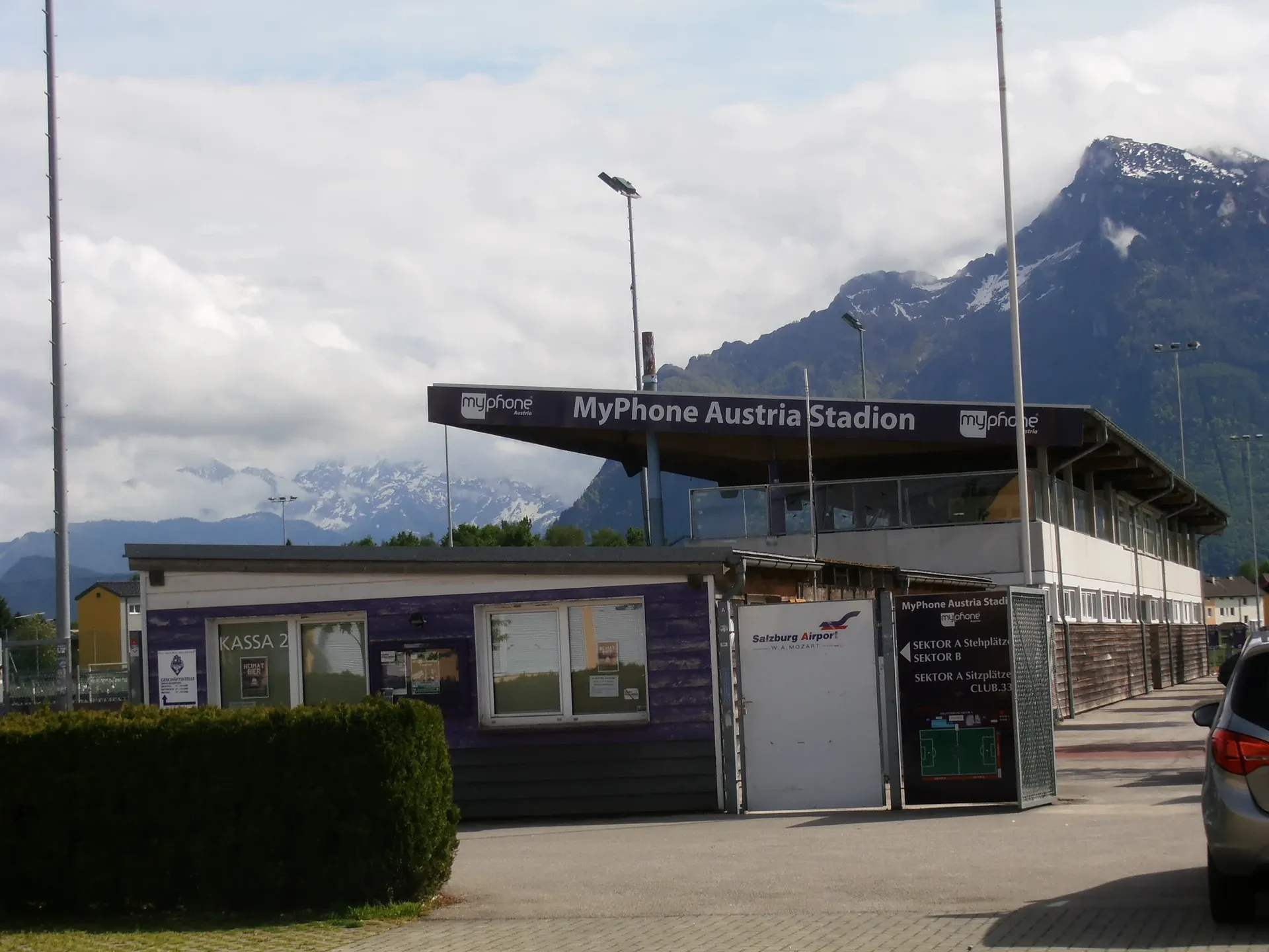 Max-Aicher-Stadion