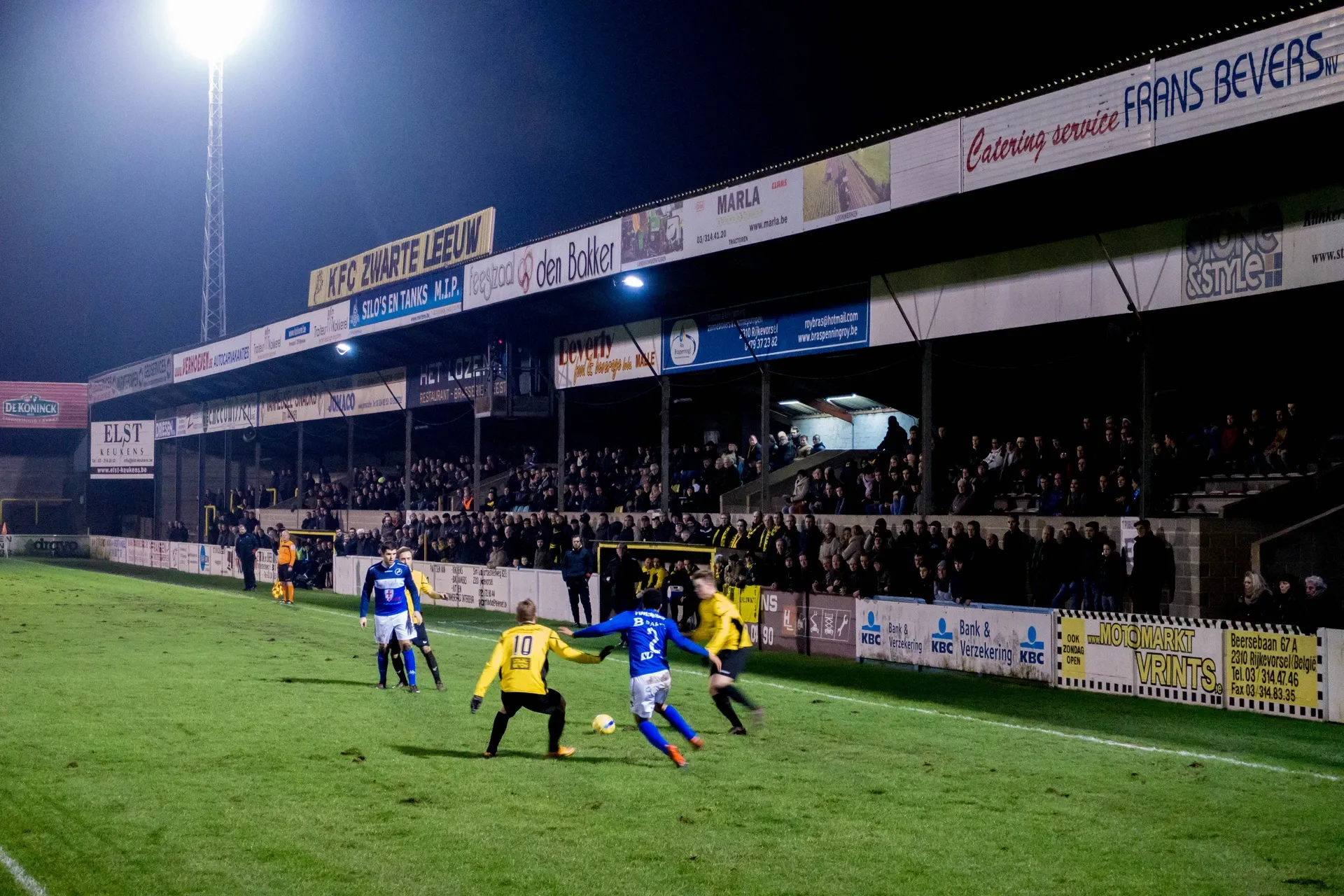 Louis van Roeystadion