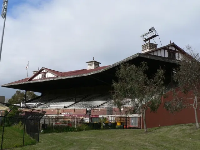 Lakeside Stadium