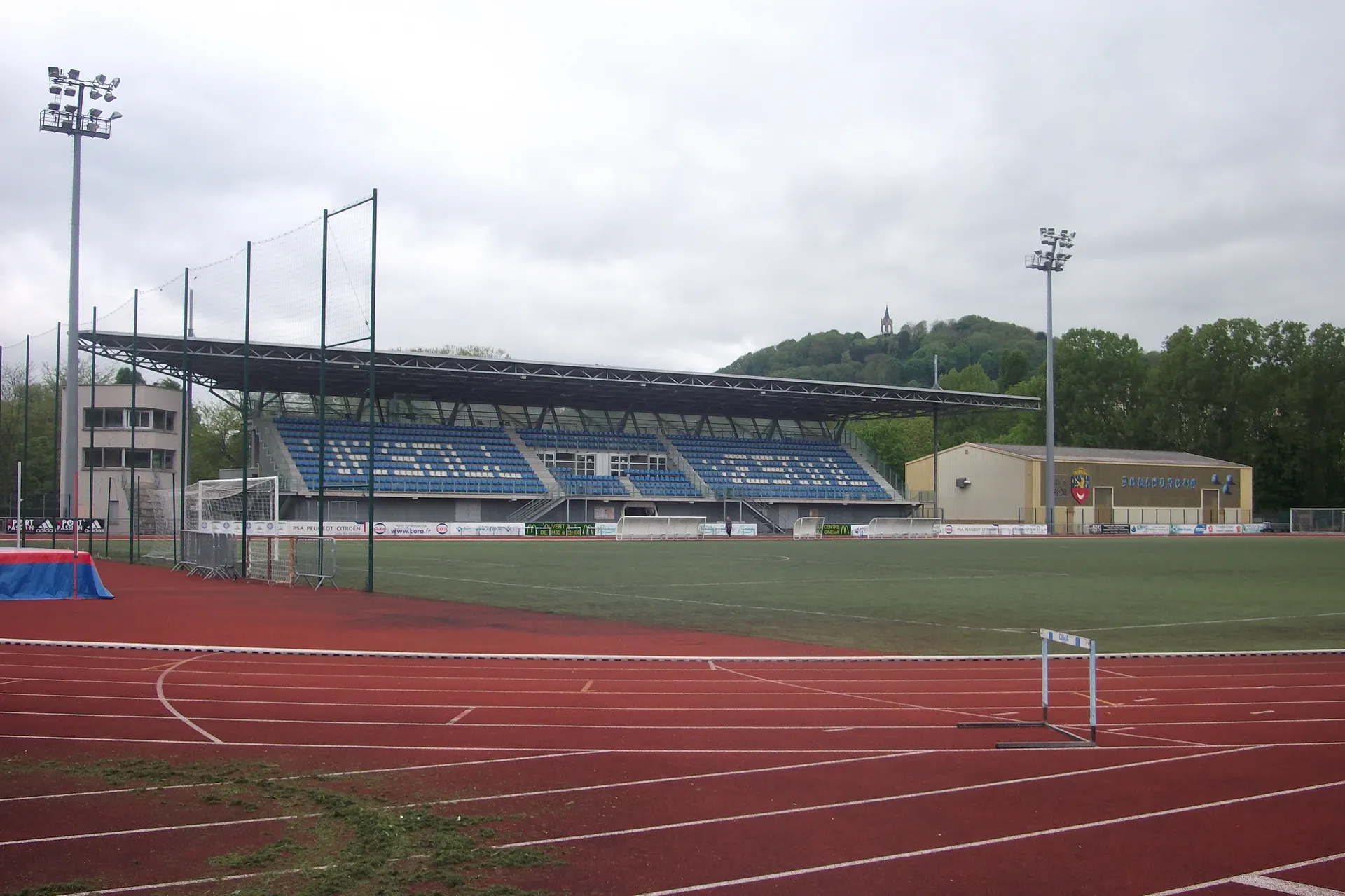 Stade René Hologne