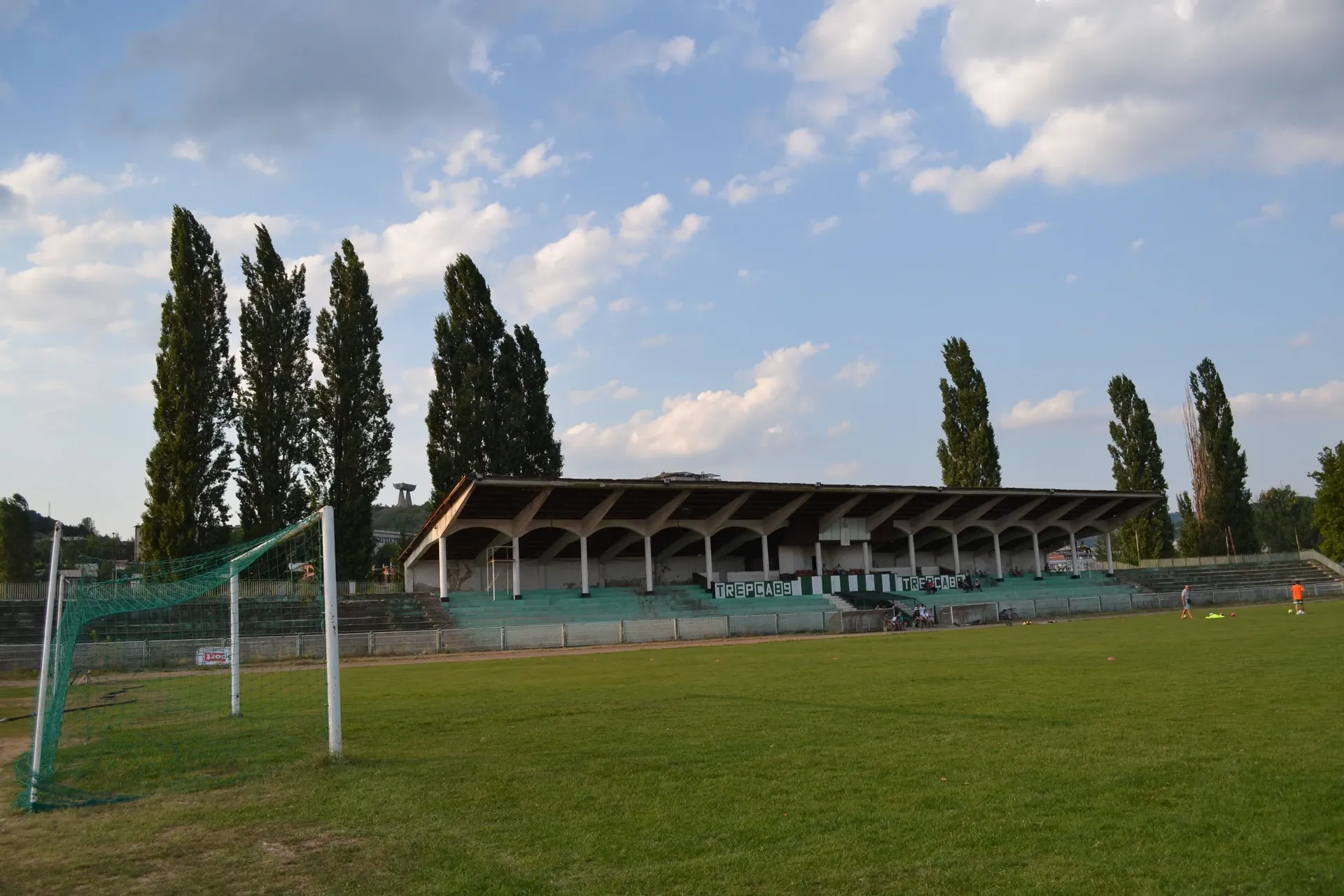 Stadiumi Riza Lushta