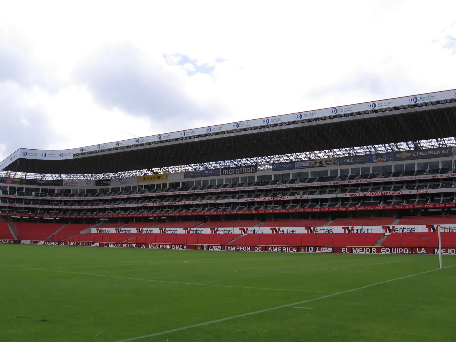 Estadio Rodrigo Paz Delgado