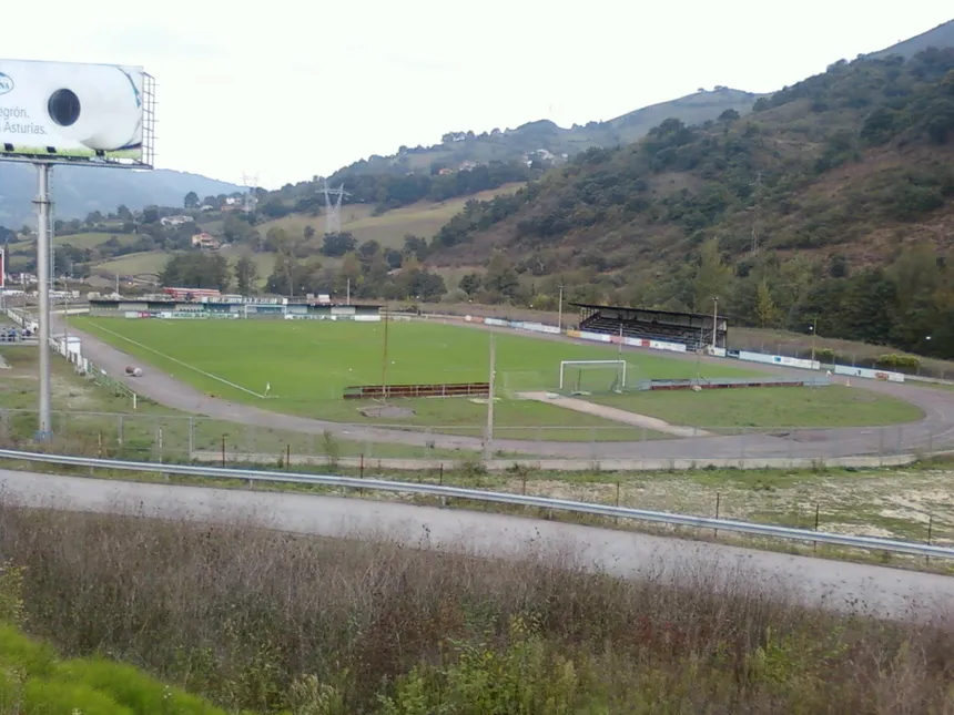 Estadio ALTOSDEMONTECERRAO.COM - El Sotón, home of Lenense