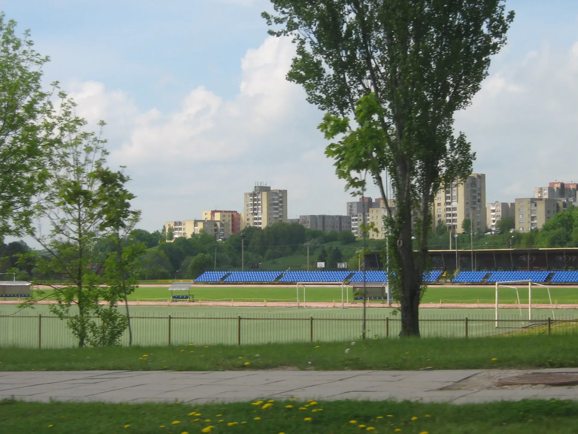 Jonavos dirbtinės dangos stadionas